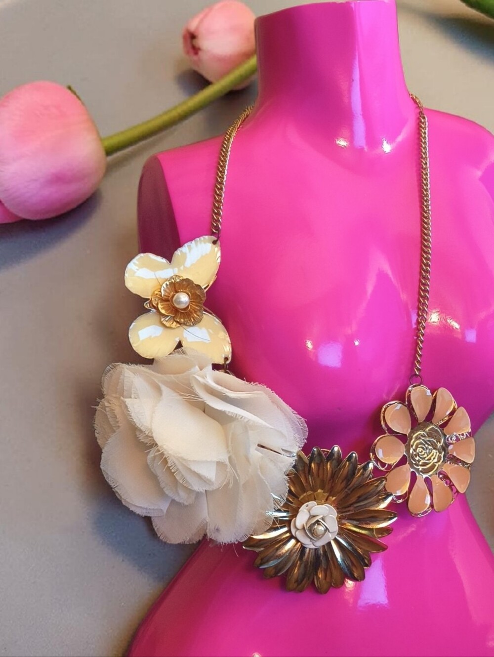 Aldo Floral Statement Necklace in Cream and Gold